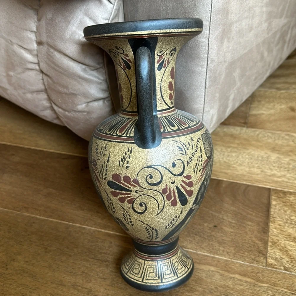 Black/tan hand made Greek ceramic vase. - Picture 11 of 11